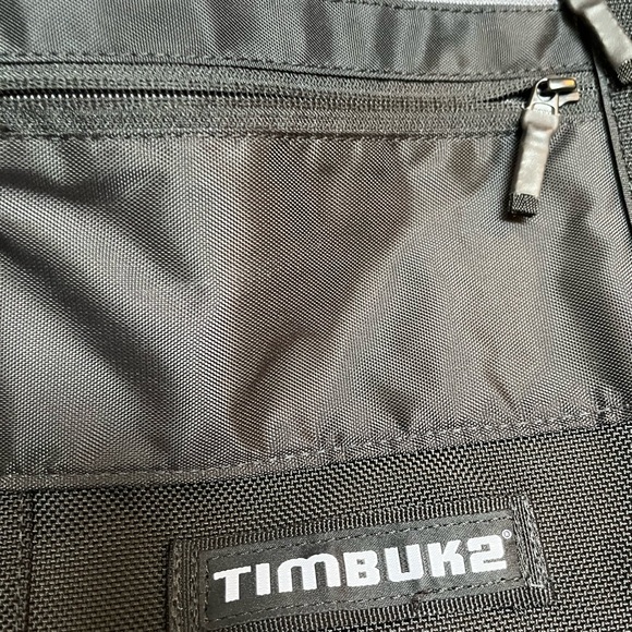 Timbuk2 Black Messenger Bag with Glossy Accents - Picture 2 of 5